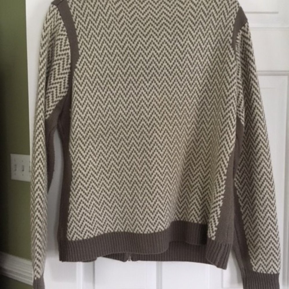 Sweater - Picture 2 of 4